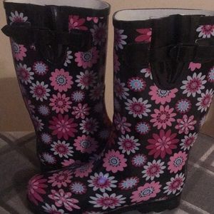 NEVER WORN Rain Boots